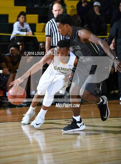 Thumbnail 2 in Damien vs. Moreau Catholic (The Classic at Damien) photogallery.