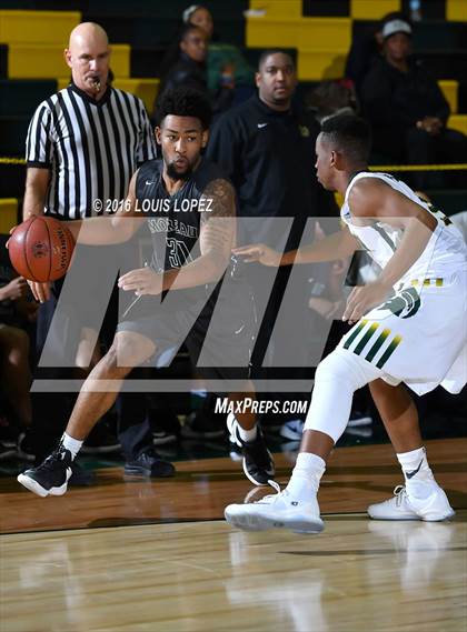 Thumbnail 1 in Damien vs. Moreau Catholic (The Classic at Damien) photogallery.