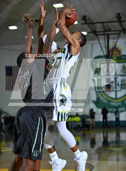 Thumbnail 3 in Damien vs. Moreau Catholic (The Classic at Damien) photogallery.