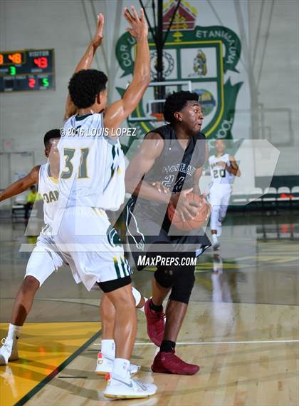 Thumbnail 3 in Damien vs. Moreau Catholic (The Classic at Damien) photogallery.