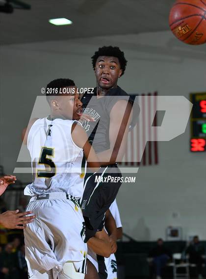 Thumbnail 1 in Damien vs. Moreau Catholic (The Classic at Damien) photogallery.