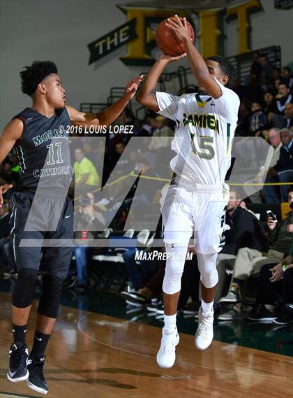 Thumbnail 1 in Damien vs. Moreau Catholic (The Classic at Damien) photogallery.