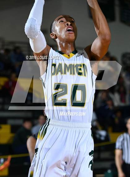 Thumbnail 3 in Damien vs. Moreau Catholic (The Classic at Damien) photogallery.