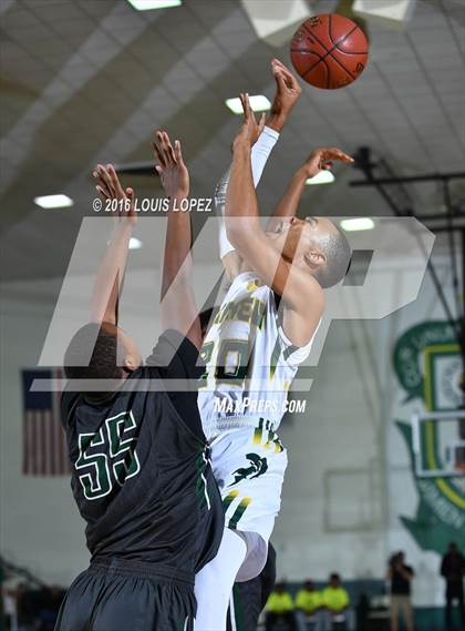 Thumbnail 1 in Damien vs. Moreau Catholic (The Classic at Damien) photogallery.