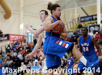 Thumbnail 2 in Central Catholic vs. St. Joseph Notre Dame (CIF NorCal Regional D5 Final) photogallery.