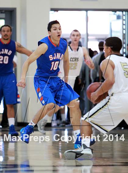 Thumbnail 2 in Central Catholic vs. St. Joseph Notre Dame (CIF NorCal Regional D5 Final) photogallery.