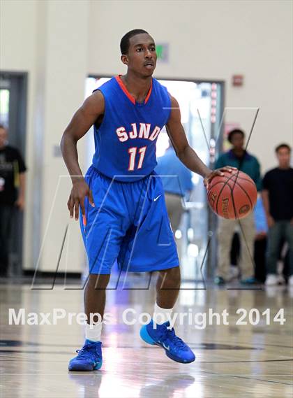 Thumbnail 1 in Central Catholic vs. St. Joseph Notre Dame (CIF NorCal Regional D5 Final) photogallery.