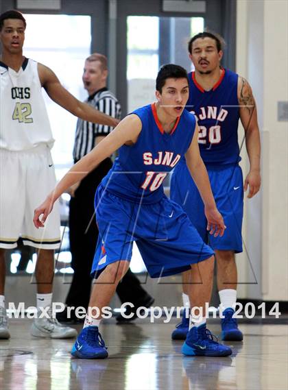 Thumbnail 2 in Central Catholic vs. St. Joseph Notre Dame (CIF NorCal Regional D5 Final) photogallery.
