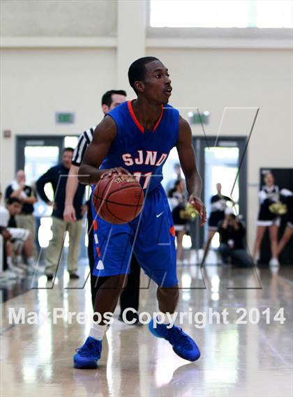 Thumbnail 1 in Central Catholic vs. St. Joseph Notre Dame (CIF NorCal Regional D5 Final) photogallery.