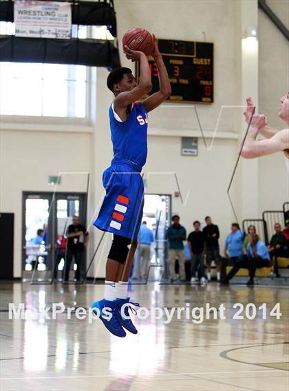 Thumbnail 3 in Central Catholic vs. St. Joseph Notre Dame (CIF NorCal Regional D5 Final) photogallery.