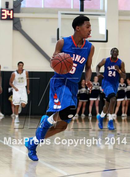 Thumbnail 3 in Central Catholic vs. St. Joseph Notre Dame (CIF NorCal Regional D5 Final) photogallery.
