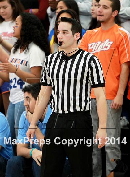 Thumbnail 2 in Central Catholic vs. St. Joseph Notre Dame (CIF NorCal Regional D5 Final) photogallery.