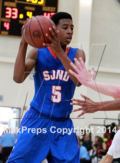 Thumbnail 2 in Central Catholic vs. St. Joseph Notre Dame (CIF NorCal Regional D5 Final) photogallery.