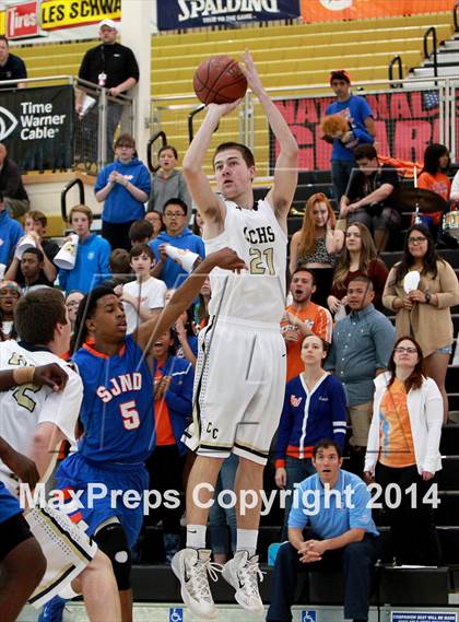 Thumbnail 1 in Central Catholic vs. St. Joseph Notre Dame (CIF NorCal Regional D5 Final) photogallery.