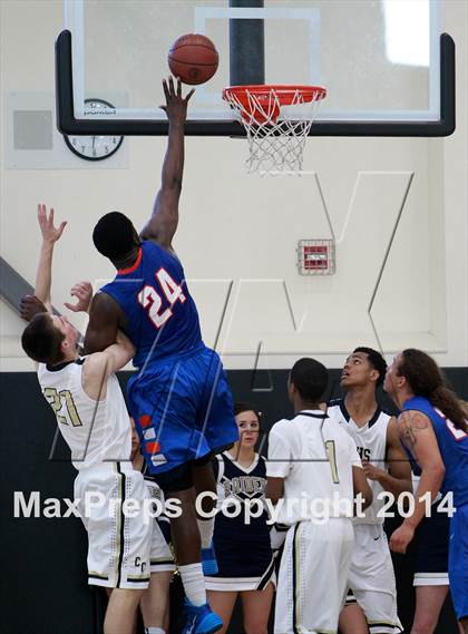 Thumbnail 1 in Central Catholic vs. St. Joseph Notre Dame (CIF NorCal Regional D5 Final) photogallery.