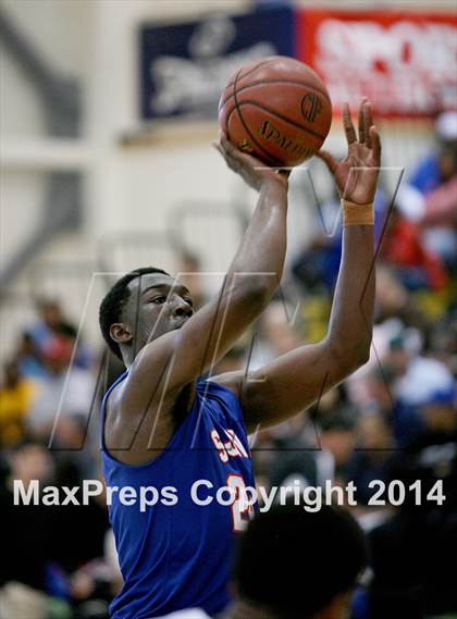 Thumbnail 1 in Central Catholic vs. St. Joseph Notre Dame (CIF NorCal Regional D5 Final) photogallery.
