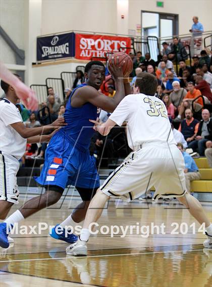 Thumbnail 1 in Central Catholic vs. St. Joseph Notre Dame (CIF NorCal Regional D5 Final) photogallery.