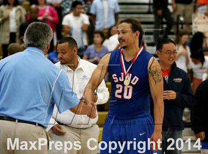 Thumbnail 3 in Central Catholic vs. St. Joseph Notre Dame (CIF NorCal Regional D5 Final) photogallery.