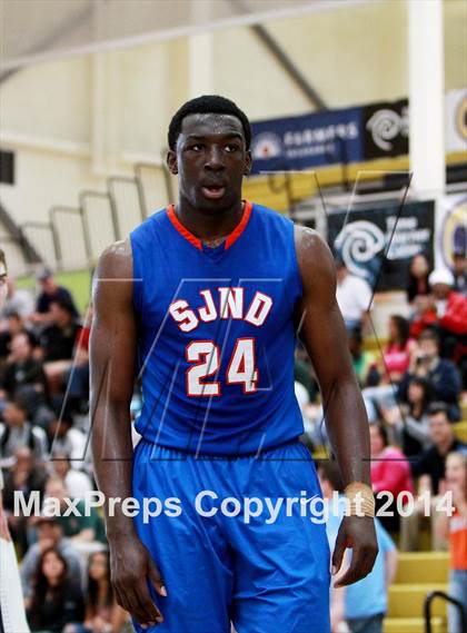 Thumbnail 1 in Central Catholic vs. St. Joseph Notre Dame (CIF NorCal Regional D5 Final) photogallery.