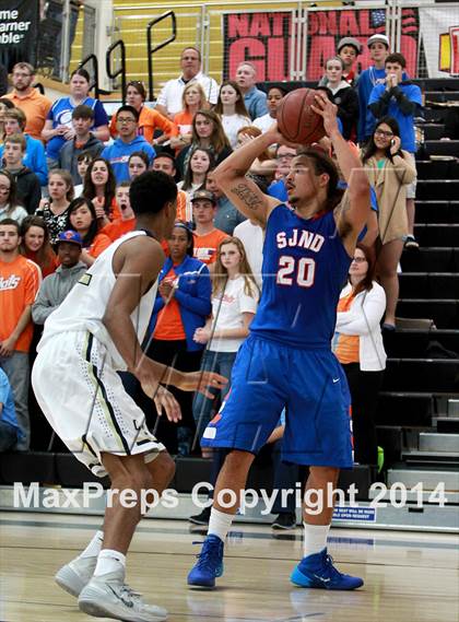 Thumbnail 3 in Central Catholic vs. St. Joseph Notre Dame (CIF NorCal Regional D5 Final) photogallery.