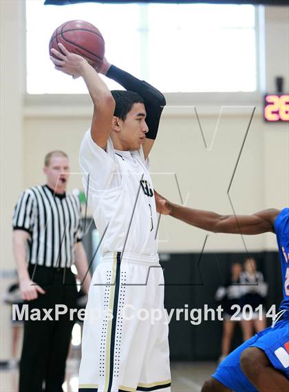 Thumbnail 3 in Central Catholic vs. St. Joseph Notre Dame (CIF NorCal Regional D5 Final) photogallery.