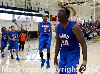 Thumbnail 3 in Central Catholic vs. St. Joseph Notre Dame (CIF NorCal Regional D5 Final) photogallery.