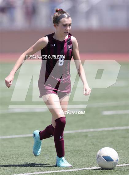 Thumbnail 3 in Round Rock vs. Taft (UIL 6A Soccer Regional Semifinal) photogallery.