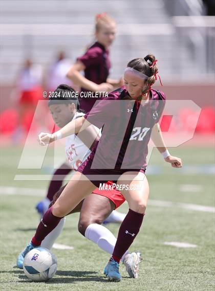 Thumbnail 2 in Round Rock vs. Taft (UIL 6A Soccer Regional Semifinal) photogallery.