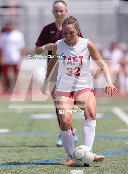 Thumbnail 3 in Round Rock vs. Taft (UIL 6A Soccer Regional Semifinal) photogallery.