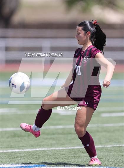 Thumbnail 2 in Round Rock vs. Taft (UIL 6A Soccer Regional Semifinal) photogallery.