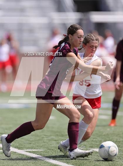 Thumbnail 1 in Round Rock vs. Taft (UIL 6A Soccer Regional Semifinal) photogallery.