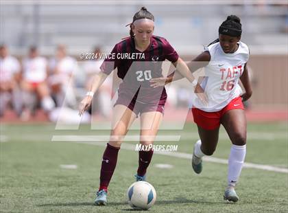 Thumbnail 3 in Round Rock vs. Taft (UIL 6A Soccer Regional Semifinal) photogallery.