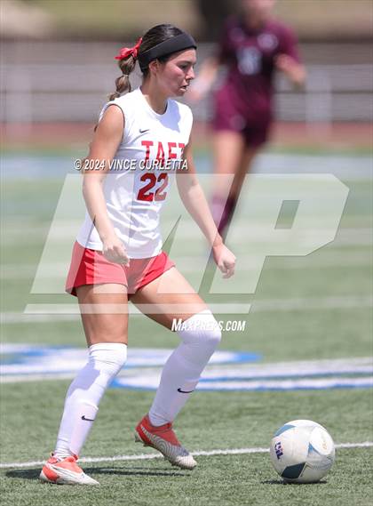 Thumbnail 3 in Round Rock vs. Taft (UIL 6A Soccer Regional Semifinal) photogallery.