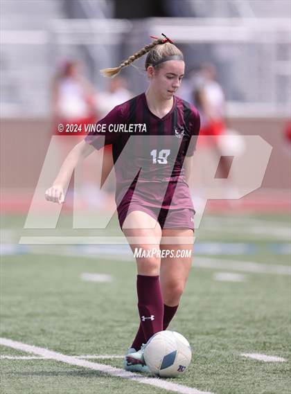 Thumbnail 1 in Round Rock vs. Taft (UIL 6A Soccer Regional Semifinal) photogallery.