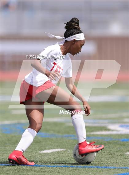 Thumbnail 3 in Round Rock vs. Taft (UIL 6A Soccer Regional Semifinal) photogallery.