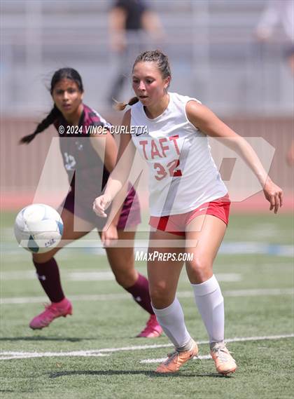 Thumbnail 3 in Round Rock vs. Taft (UIL 6A Soccer Regional Semifinal) photogallery.