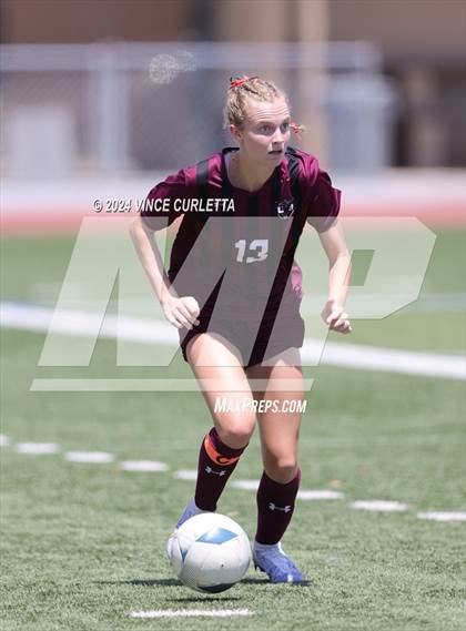 Thumbnail 2 in Round Rock vs. Taft (UIL 6A Soccer Regional Semifinal) photogallery.
