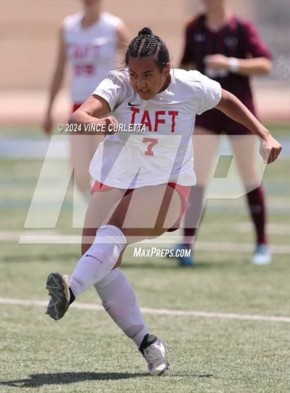 Thumbnail 1 in Round Rock vs. Taft (UIL 6A Soccer Regional Semifinal) photogallery.