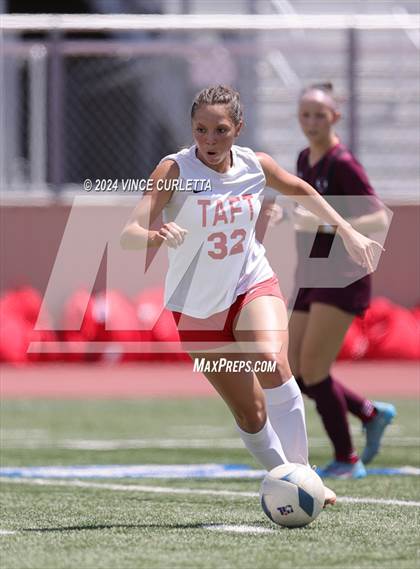 Thumbnail 1 in Round Rock vs. Taft (UIL 6A Soccer Regional Semifinal) photogallery.
