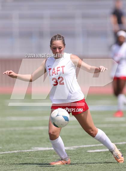 Thumbnail 1 in Round Rock vs. Taft (UIL 6A Soccer Regional Semifinal) photogallery.