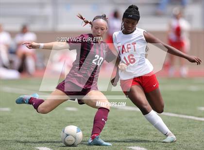 Thumbnail 3 in Round Rock vs. Taft (UIL 6A Soccer Regional Semifinal) photogallery.