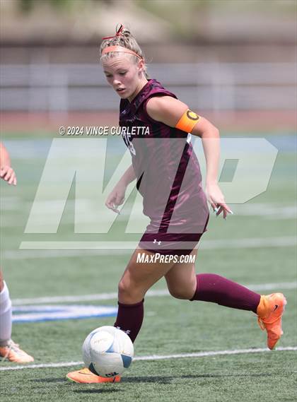 Thumbnail 3 in Round Rock vs. Taft (UIL 6A Soccer Regional Semifinal) photogallery.