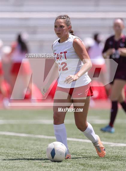 Thumbnail 2 in Round Rock vs. Taft (UIL 6A Soccer Regional Semifinal) photogallery.
