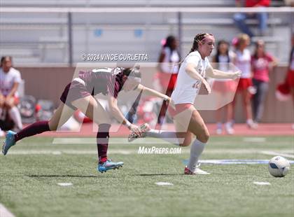 Thumbnail 3 in Round Rock vs. Taft (UIL 6A Soccer Regional Semifinal) photogallery.