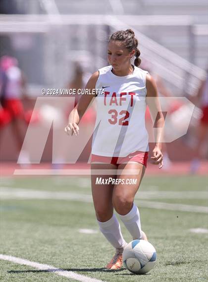 Thumbnail 3 in Round Rock vs. Taft (UIL 6A Soccer Regional Semifinal) photogallery.