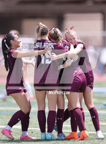Thumbnail 3 in Round Rock vs. Taft (UIL 6A Soccer Regional Semifinal) photogallery.