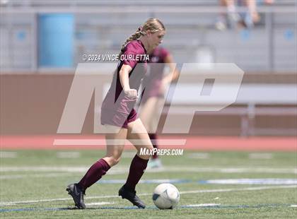 Thumbnail 3 in Round Rock vs. Taft (UIL 6A Soccer Regional Semifinal) photogallery.