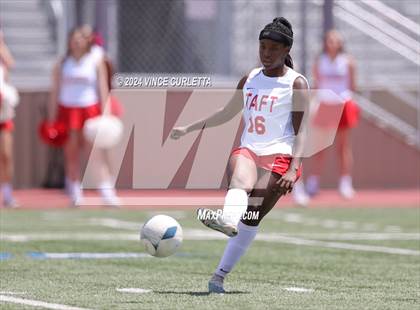 Thumbnail 1 in Round Rock vs. Taft (UIL 6A Soccer Regional Semifinal) photogallery.