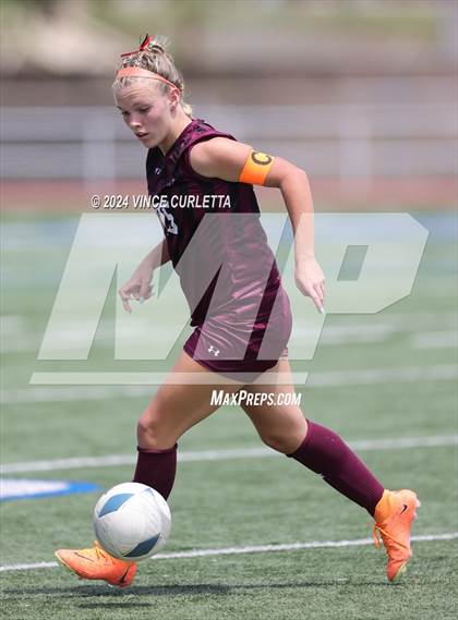 Thumbnail 2 in Round Rock vs. Taft (UIL 6A Soccer Regional Semifinal) photogallery.