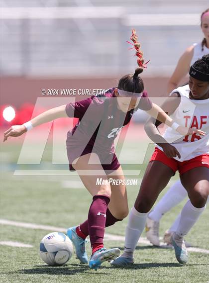 Thumbnail 1 in Round Rock vs. Taft (UIL 6A Soccer Regional Semifinal) photogallery.